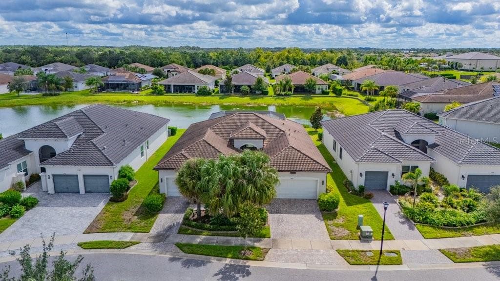 4906 PAMPLONA COURT WIMAUMA, FL 33598