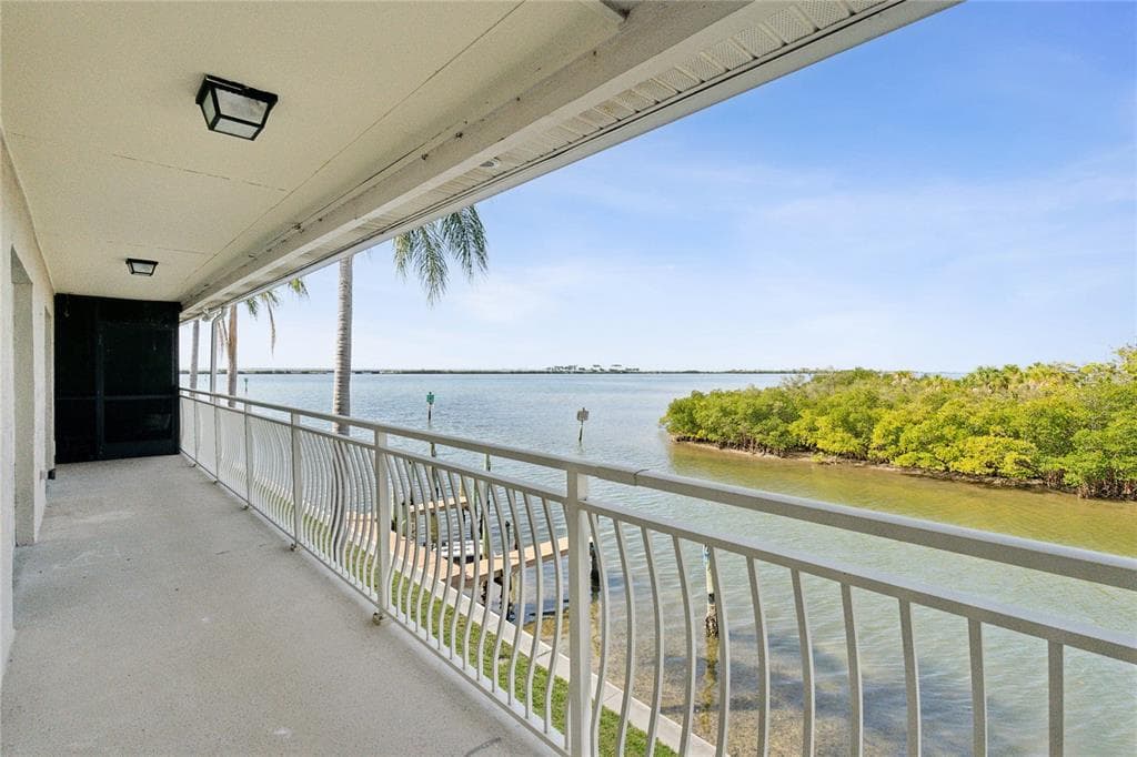8829 BAY POINTE DRIVE UNIT 206 TAMPA, FL 33615