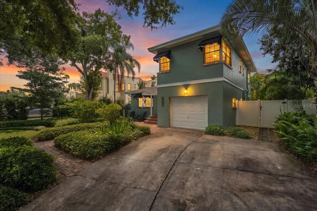 3528 FOSTER HILL DRIVE N ST PETERSBURG, FL 33704