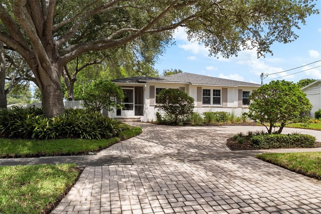 3823 W TACON STREET TAMPA, FL 33629