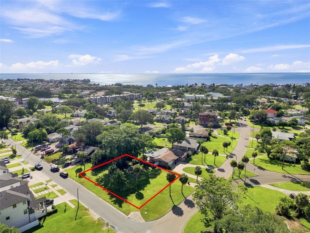 4647 VENETIAN BOULEVARD NE ST PETERSBURG, FL 33703