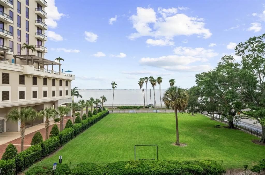 2109 BAYSHORE BOULEVARD UNIT 303