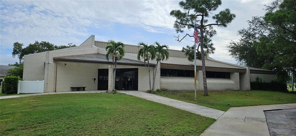 11501 WALKER AVENUE SEMINOLE, FL 33772