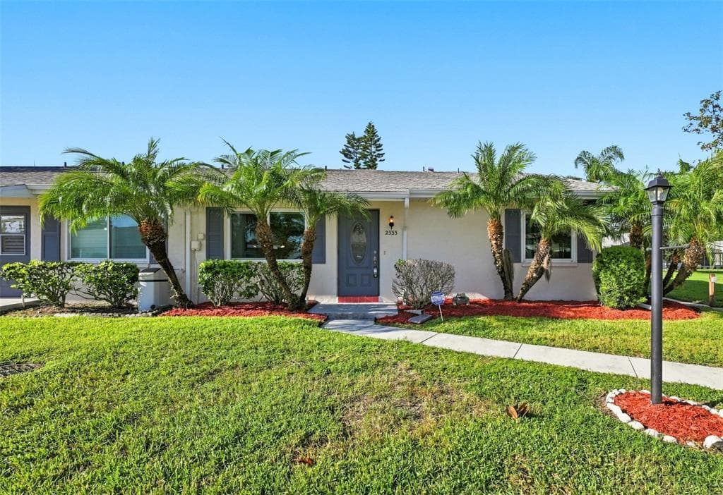 2333 GLENMORE CIRCLE