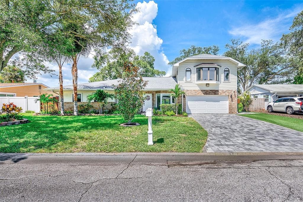 812 WILLOWBRANCH AVENUE CLEARWATER, FL 33764