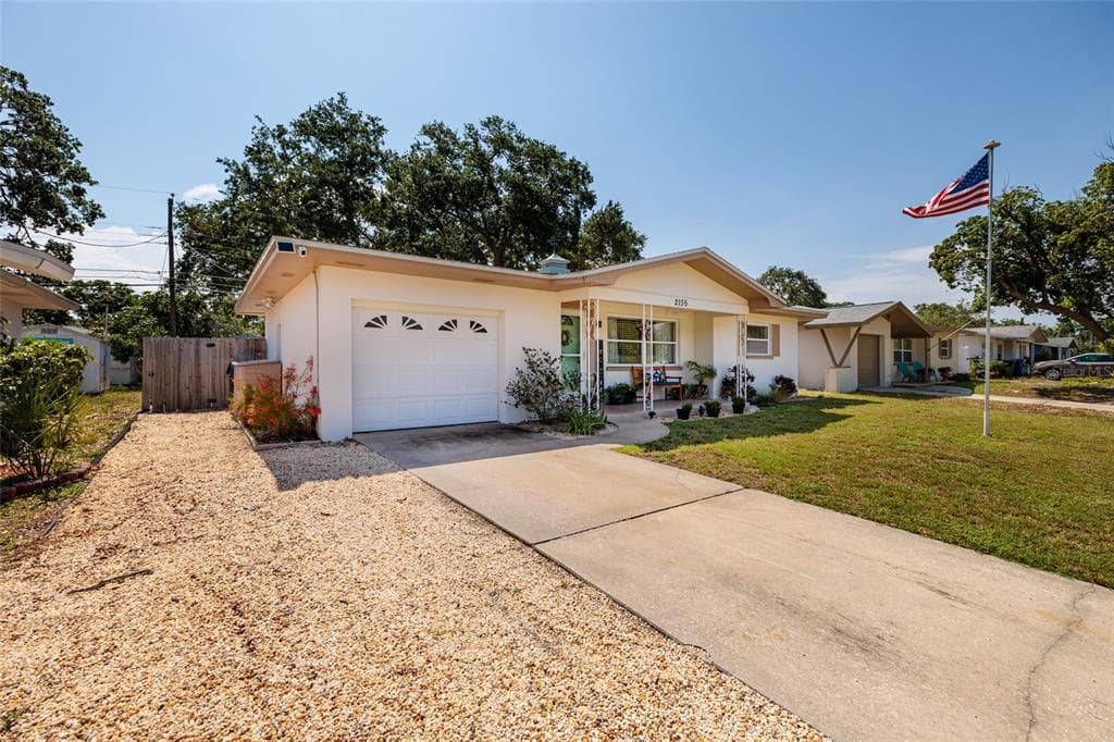 2135 POCAHONTAS DRIVE LARGO, FL 33774