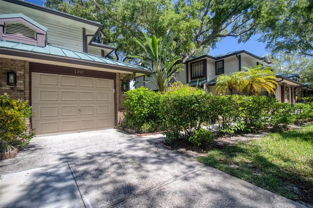 1490 MAHOGANY LANE UNIT 706 PALM HARBOR, FL 34683
