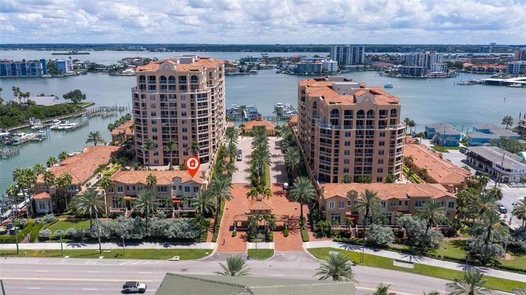 525 MANDALAY AVENUE UNIT 11 CLEARWATER BEACH, FL 33767
