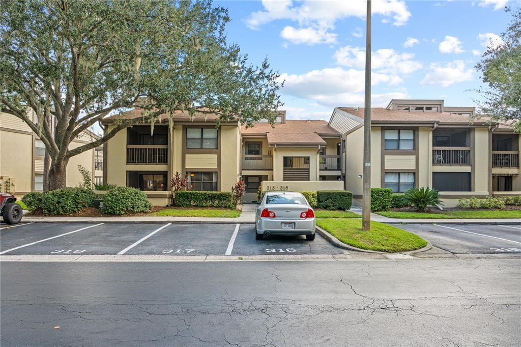 317 WOODLAKE WYNDE OLDSMAR, FL 34677