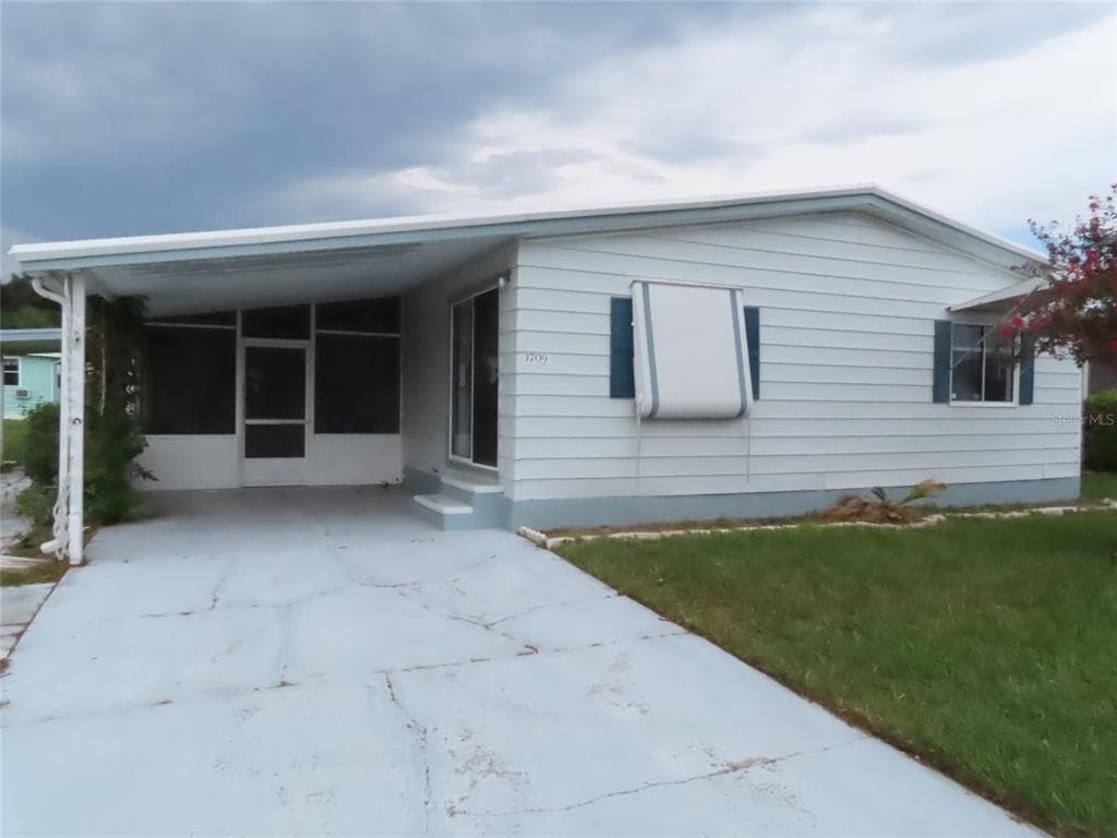 1709 FOX HILL DRIVE