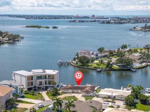 6505 DEBBIE LANE S ST PETERSBURG, FL 33707