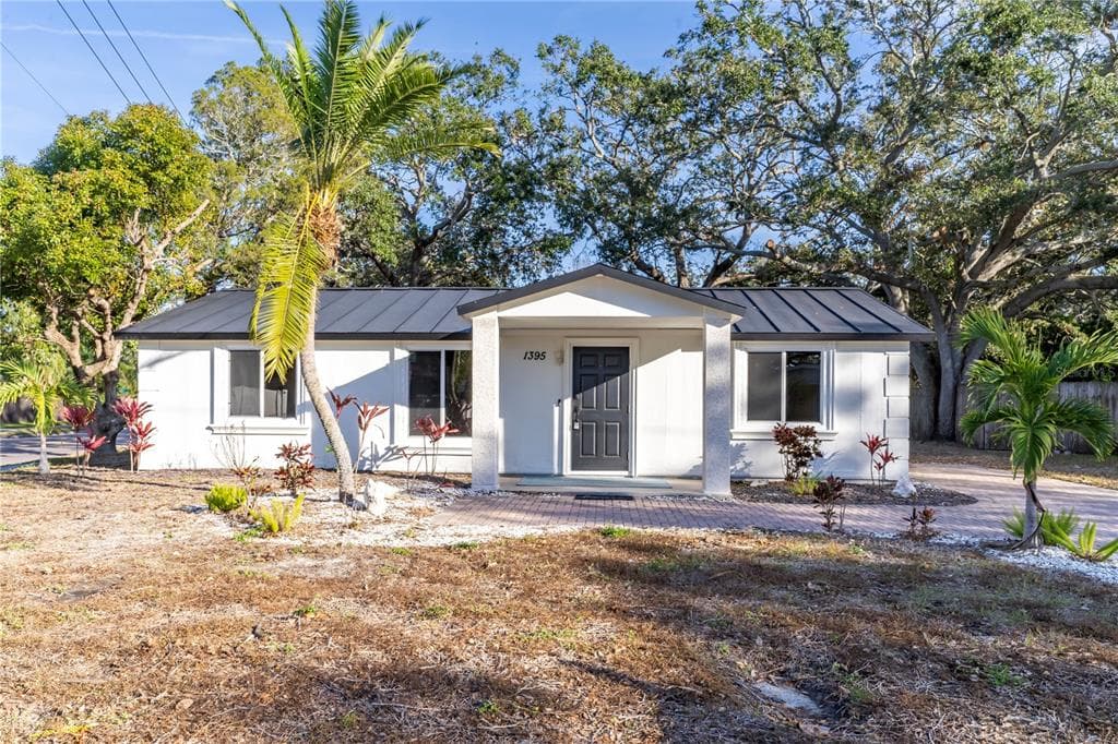 1395 DAVIS ROAD DUNEDIN, FL 34698