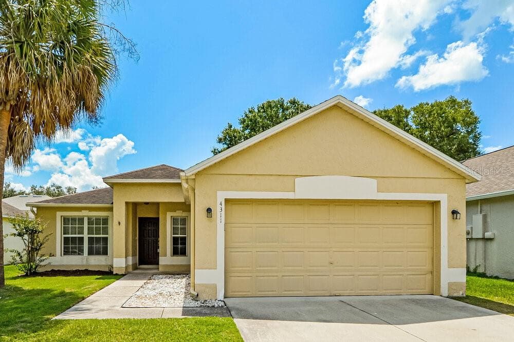 4311 PEMBRIDGE AVENUE ORLANDO, FL 32826