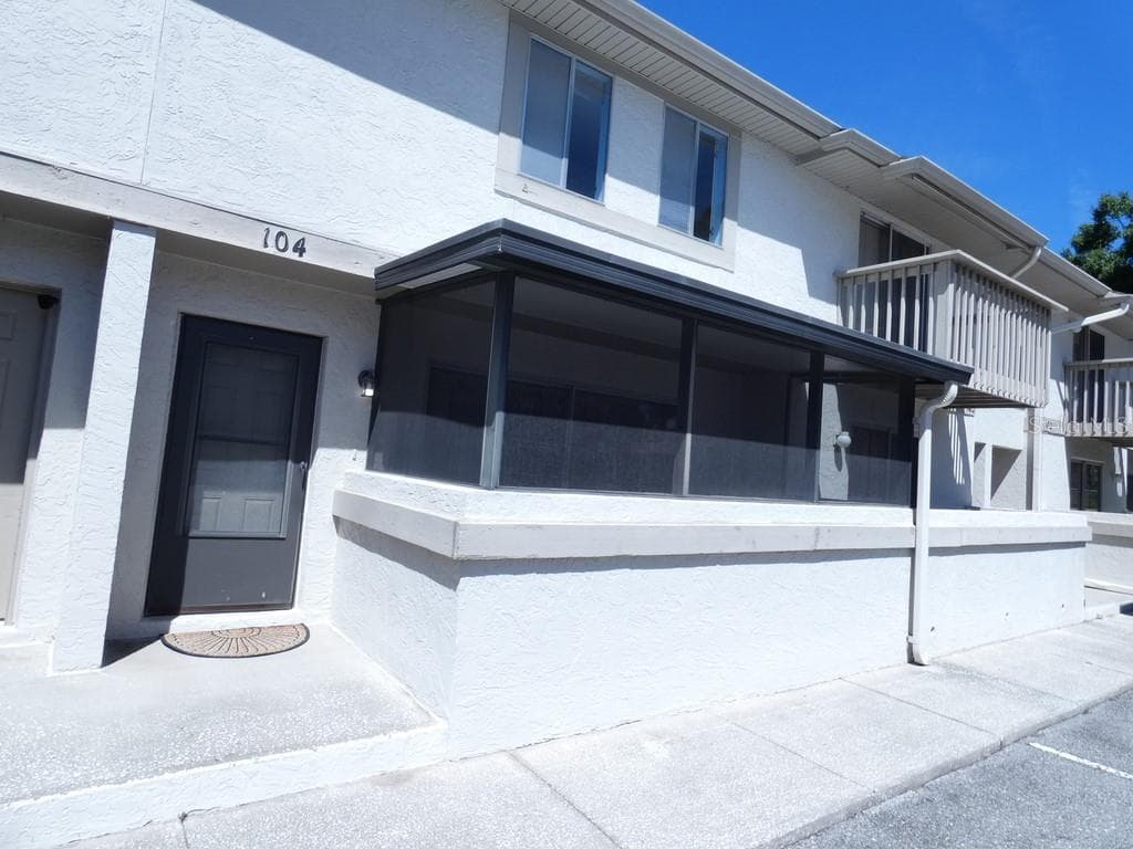 104 BOUGH AVENUE UNIT 104 CLEARWATER, FL 33760