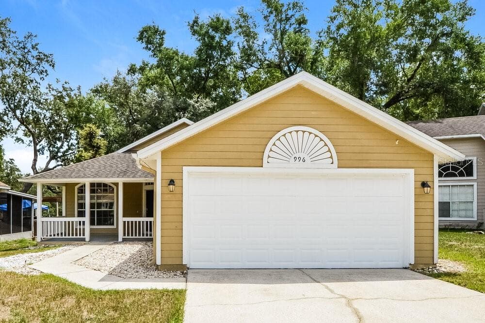 996 MAPLE COURT APOPKA, FL 32703