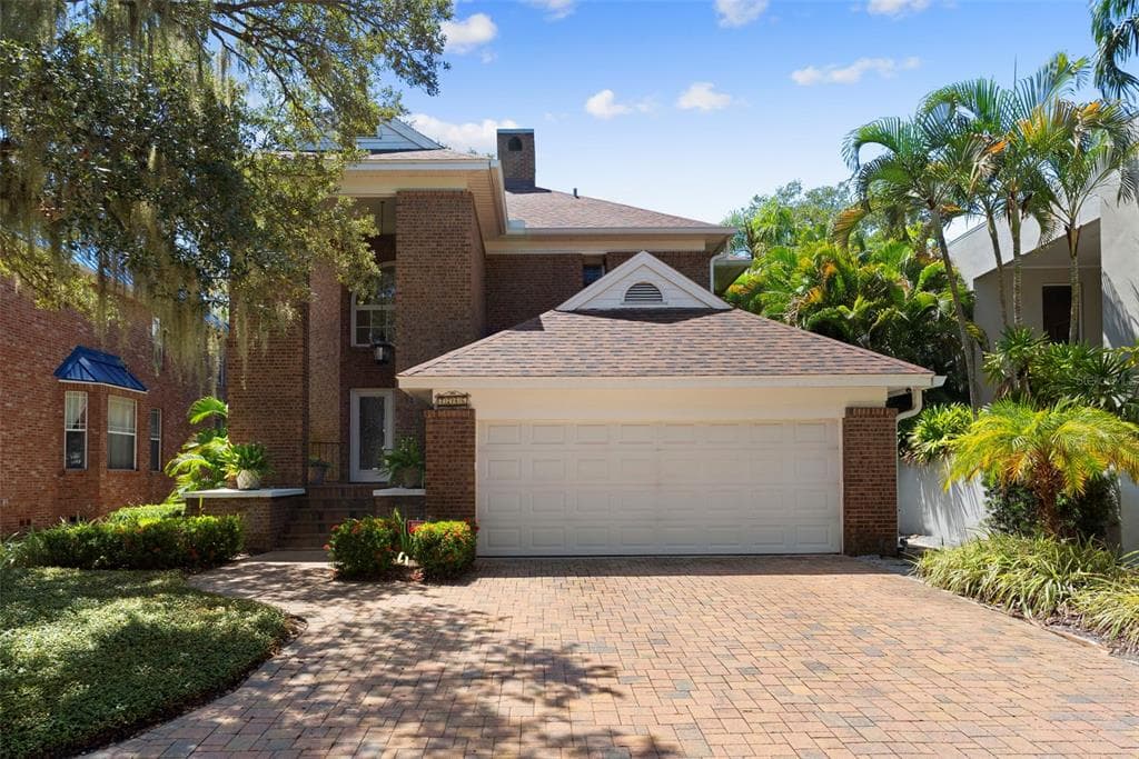 2706 CHAMBRAY LANE TAMPA, FL 33611