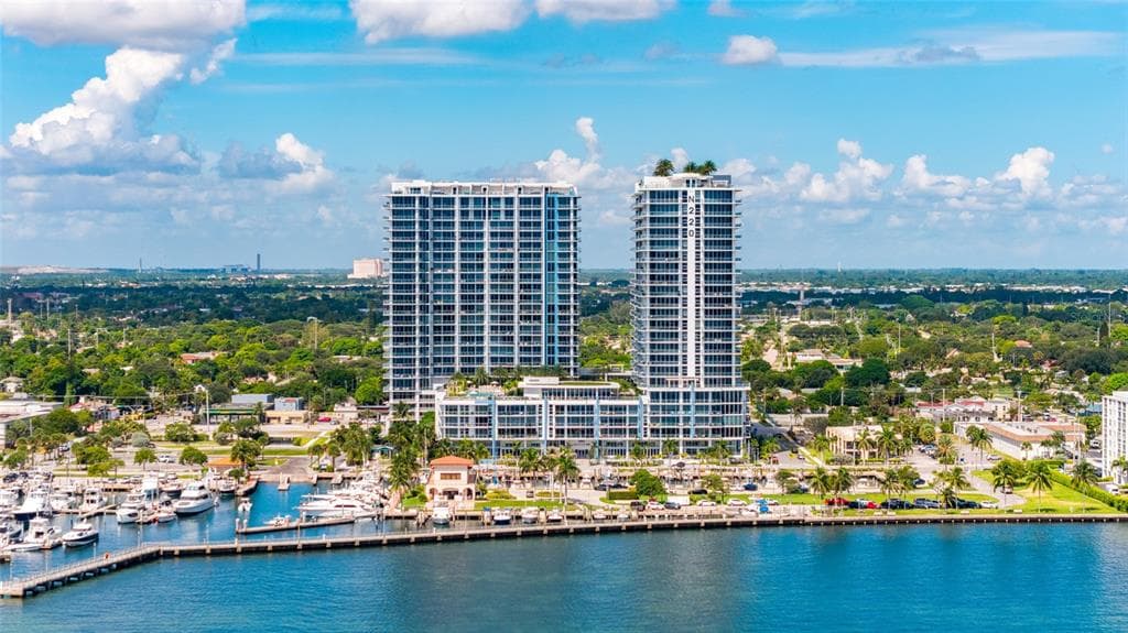 220 LAKE SHORE DRIVE UNIT 704 LAKE PARK, FL 33403