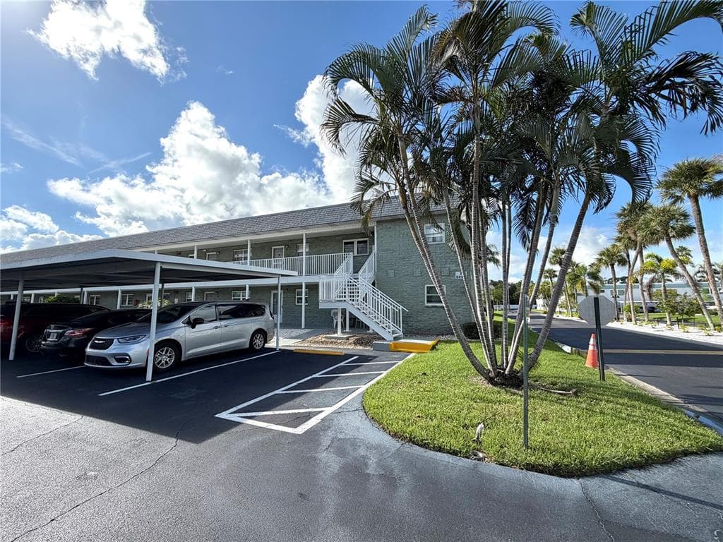 5287 81ST STREET N UNIT 26 ST PETERSBURG, FL 33709