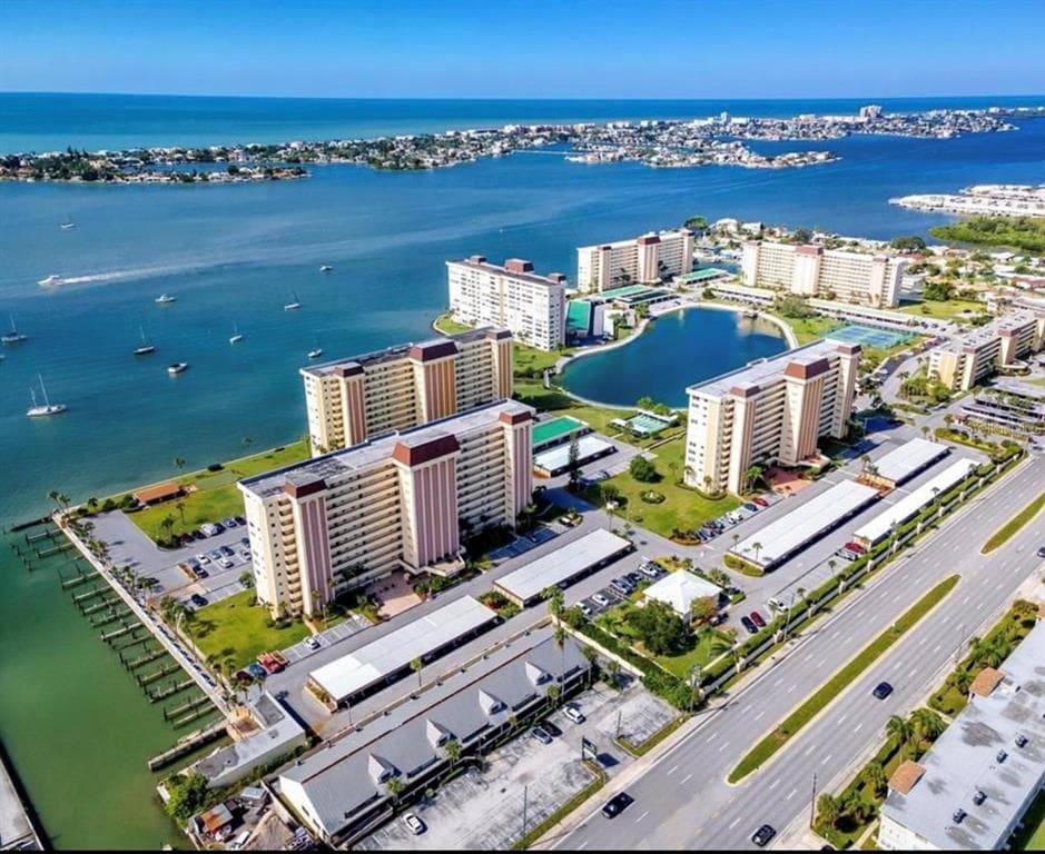 4650 COVE CIRCLE UNIT 409 ST PETERSBURG, FL 33708