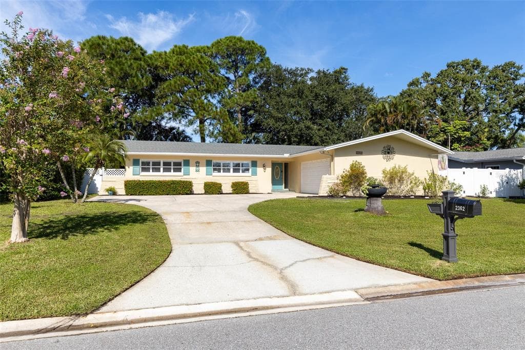 2362 MANGRUM DR DUNEDIN, FL 34698