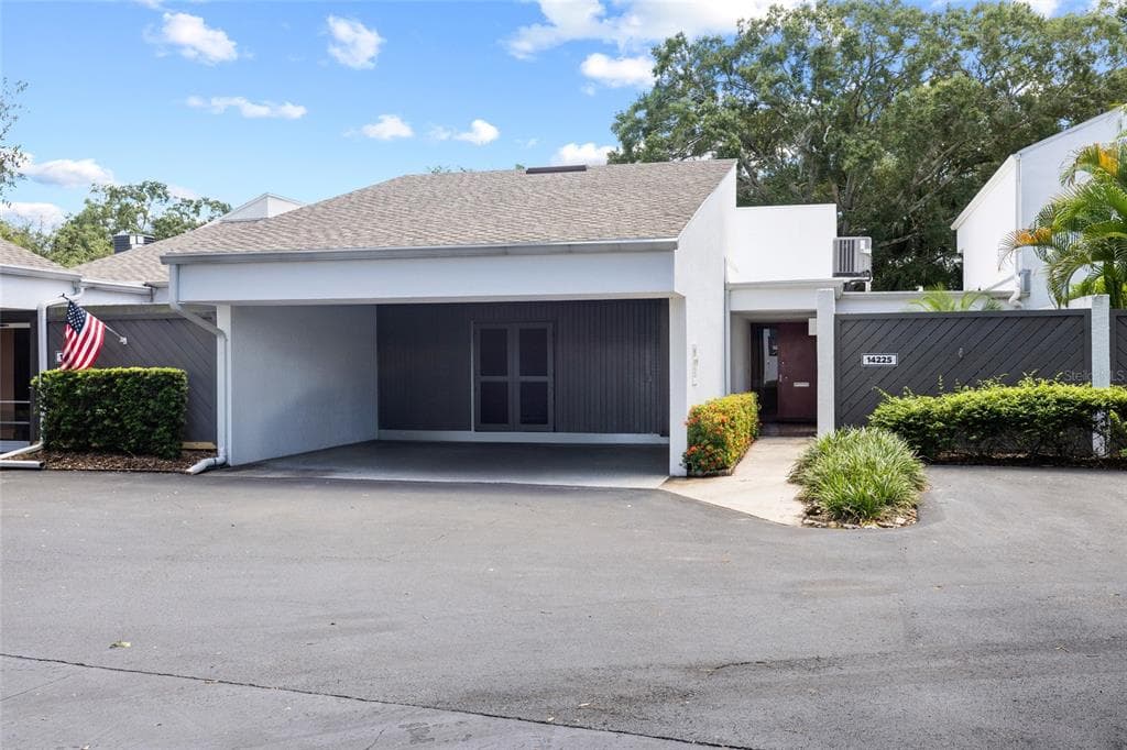 14225 CYPRESS CIRCLE UNIT 14225 TAMPA, FL 33618
