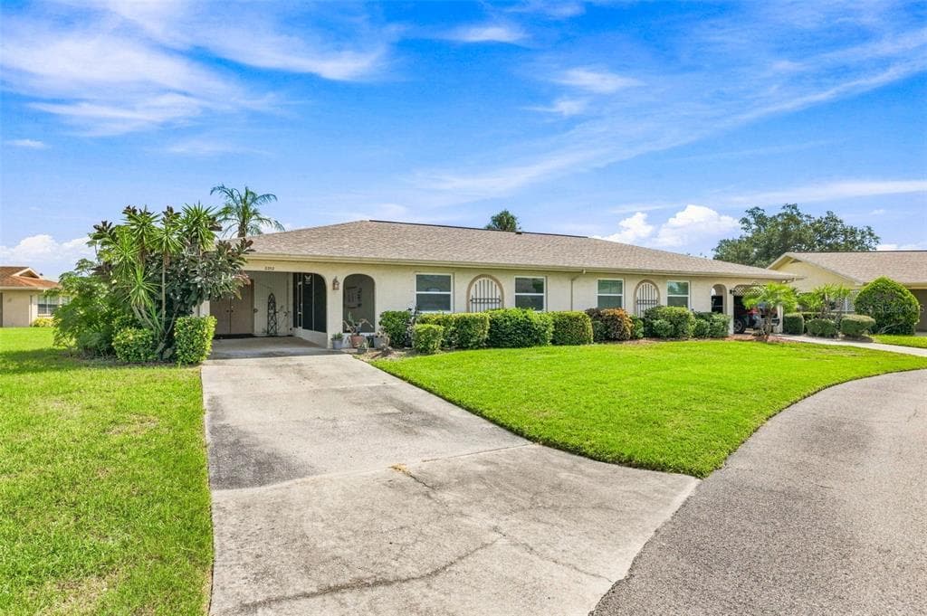 2202 HIGHCLERE CIRCLE UNIT 2202