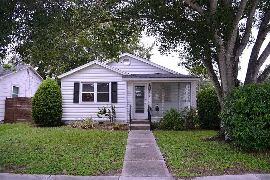 1401 34TH AVENUE N ST PETERSBURG, FL 33704