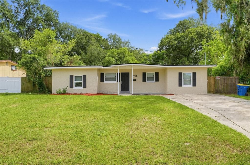 5718 PERCH DRIVE N JACKSONVILLE, FL 32277