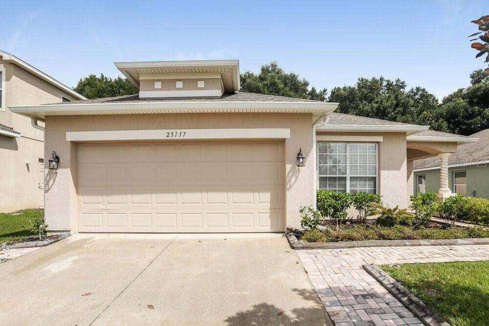 25137 CHIPSHOT COURT MOUNT PLYMOUTH, FL 32776