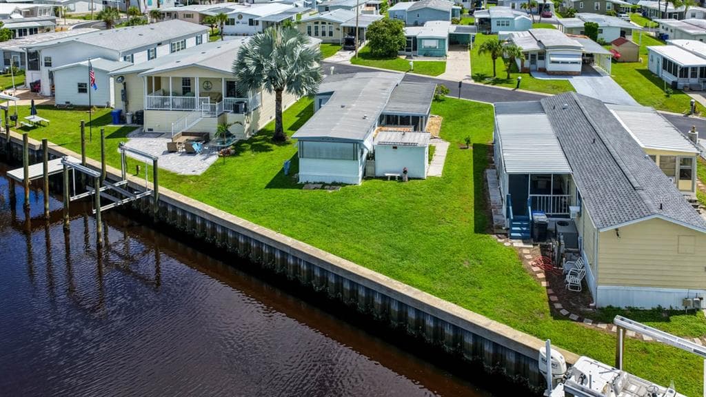 116 W SAINT JOHNS WAY APOLLO BEACH, FL 33572