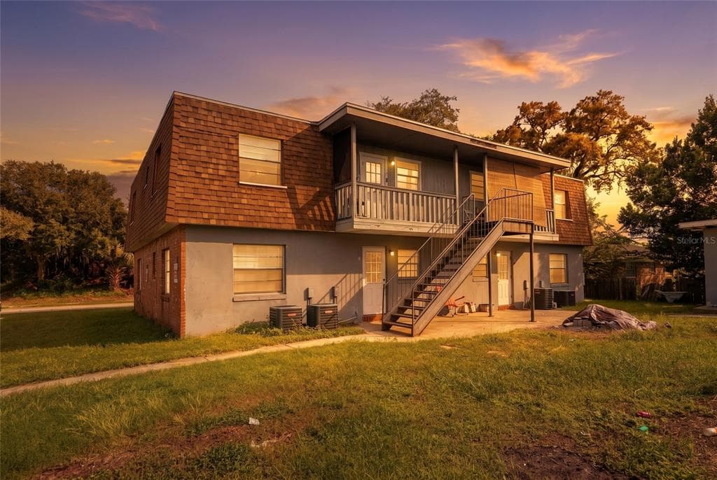 656 WILLIAMSBURG DRIVE DAYTONA BEACH, FL 32117