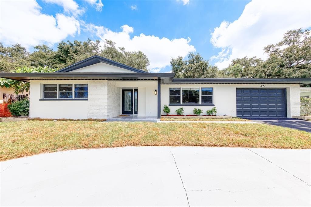471 SIERRA CIRCLE E LARGO, FL 33770