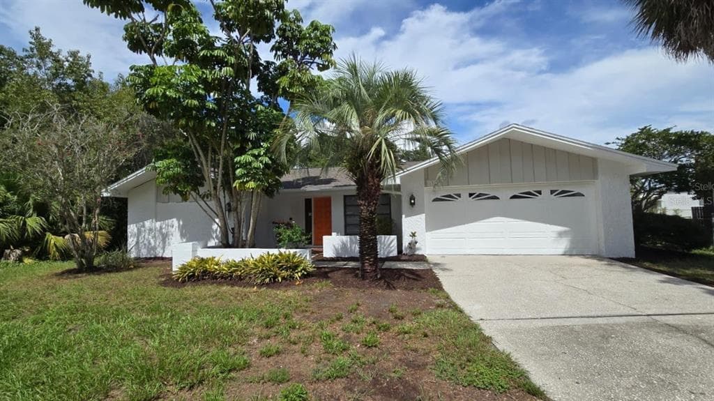 1381 FOREST LAWN COURT