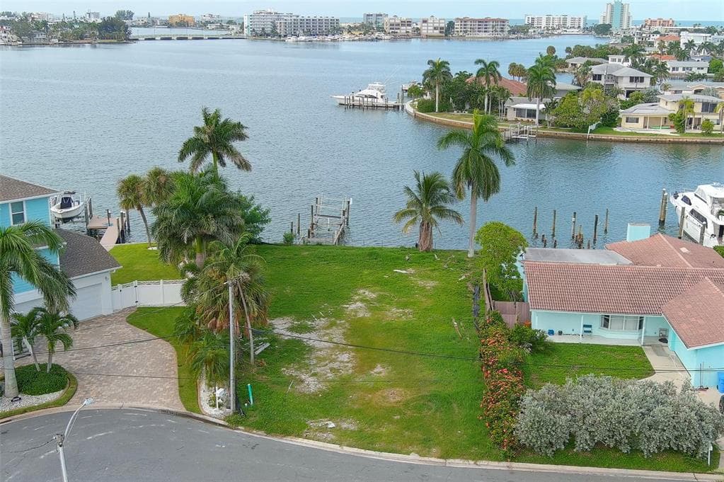 11080 8TH STREET E TREASURE ISLAND, FL 33706