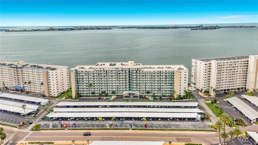 6020 SHORE BOULEVARD S UNIT 211 GULFPORT, FL 33707