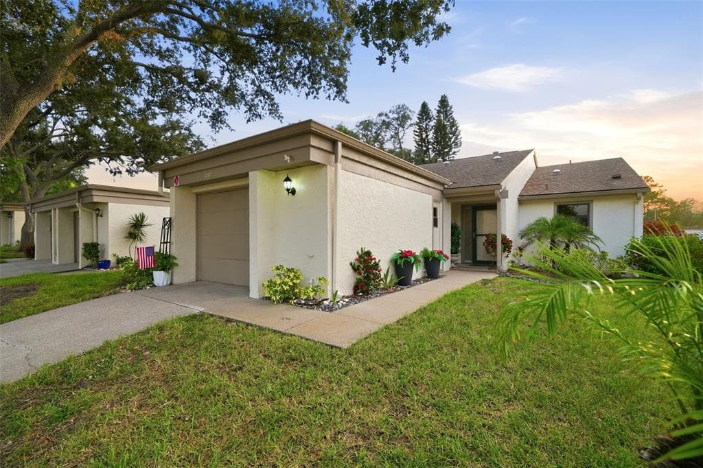 3207 GREEN DOLPHIN STREET