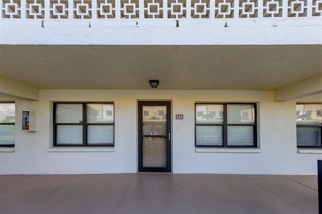 5090 BAY STREET NE UNIT 124 ST PETERSBURG, FL 33703