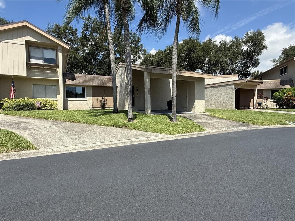 2705 SAND HOLLOW CT CLEARWATER, FL 33761-3732 CLEARWATER, FL 33761