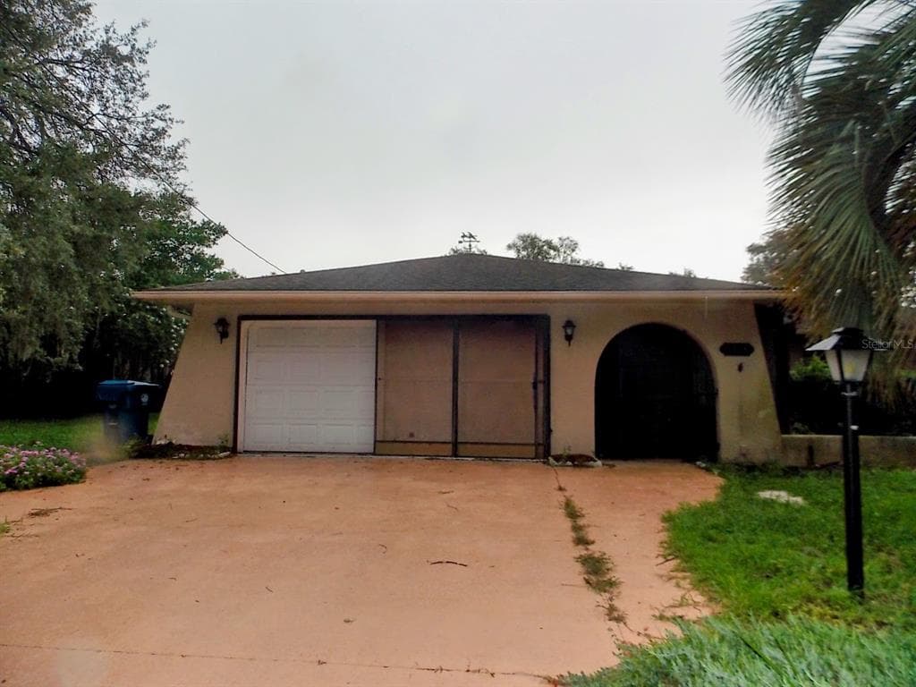 2118 LAREDO AVENUE SPRING HILL, FL 34608