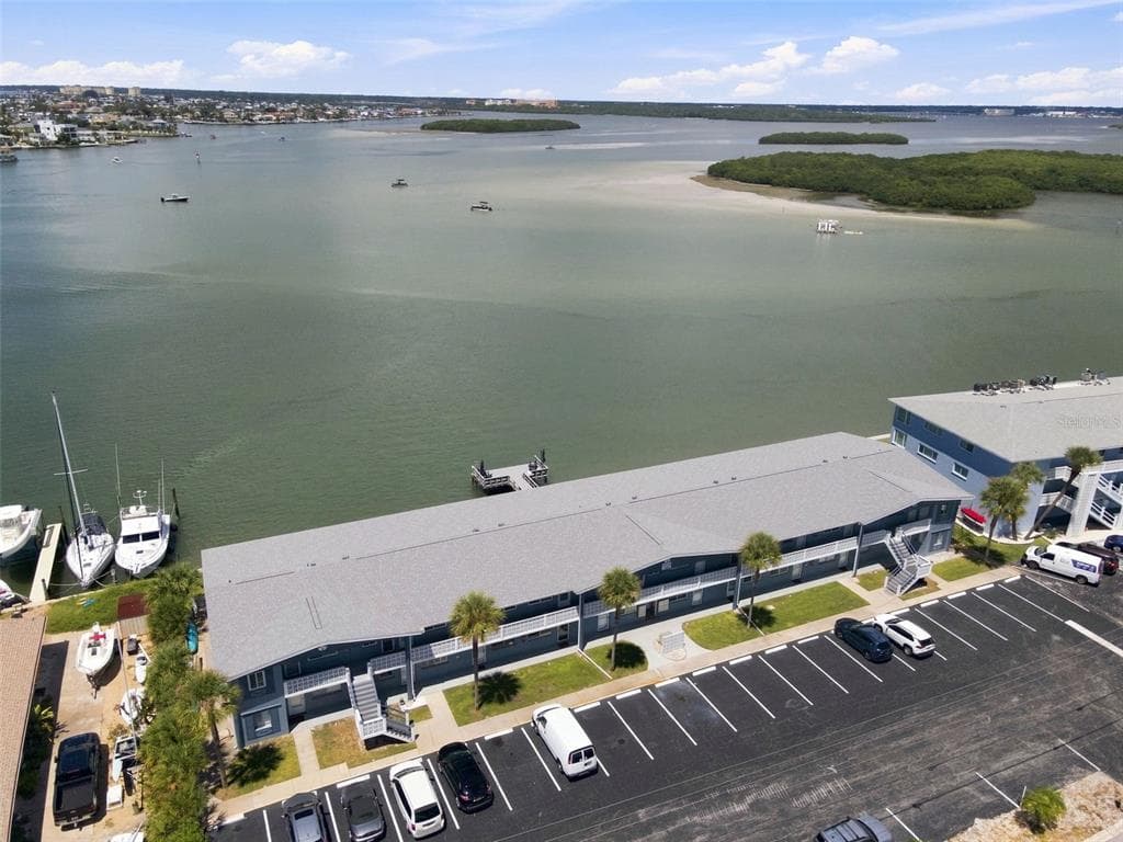 250 126TH AVENUE UNIT 110 TREASURE ISLAND, FL 33706