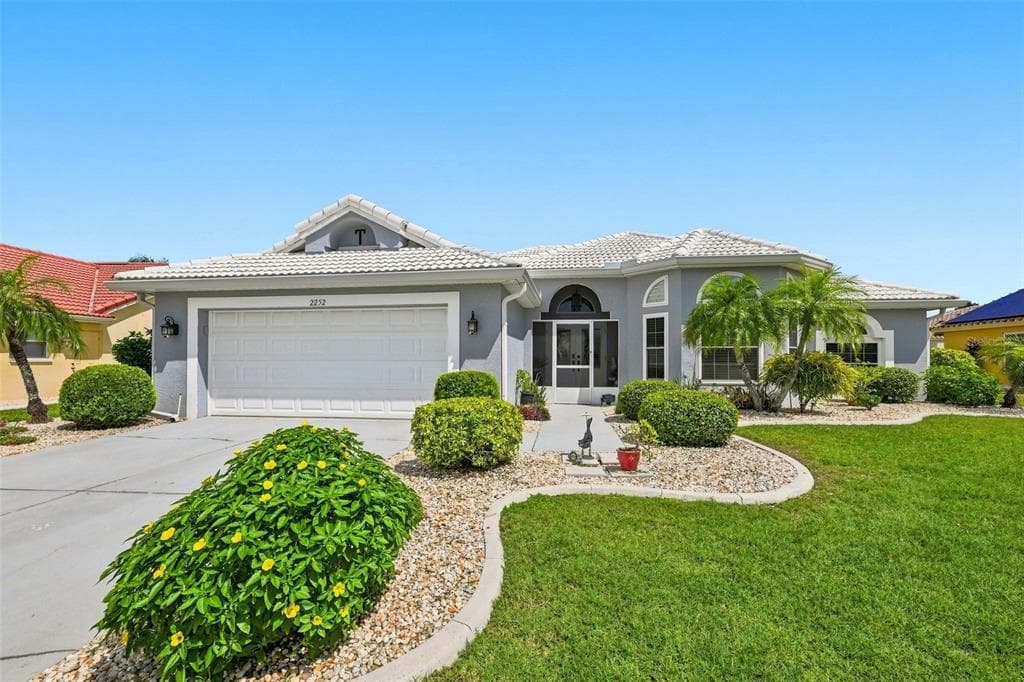 2252 NEW BEDFORD DRIVE SUN CITY CENTER, FL 33573
