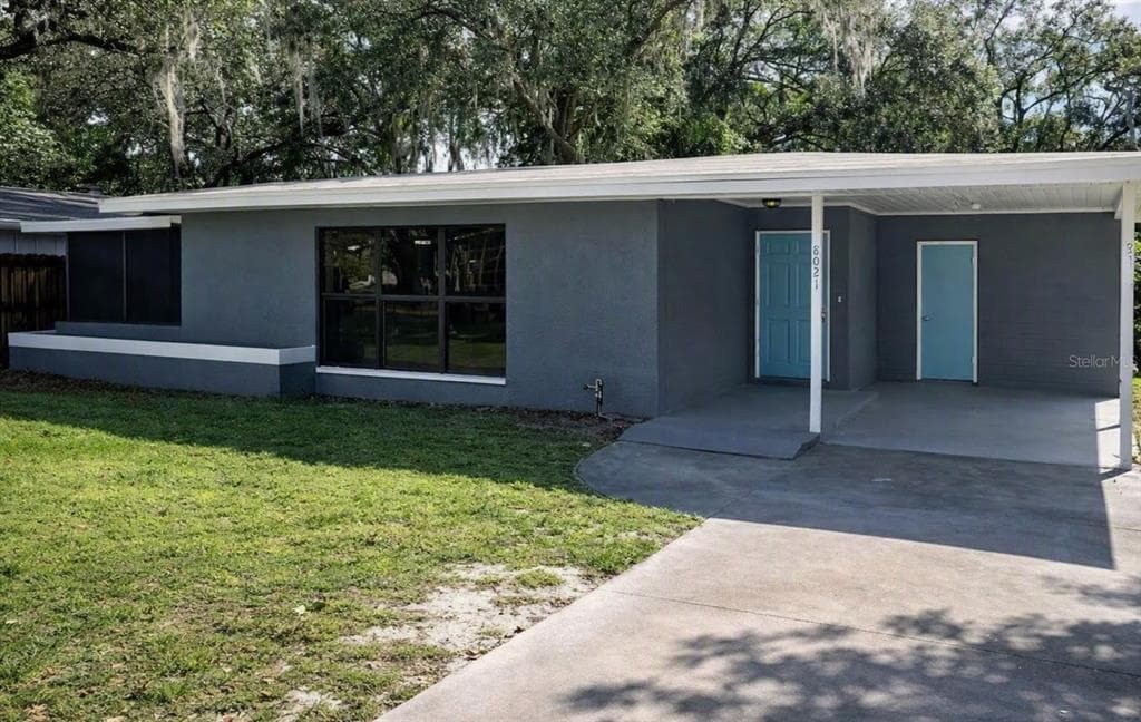 8021 N OLA AVENUE TAMPA, FL 33604
