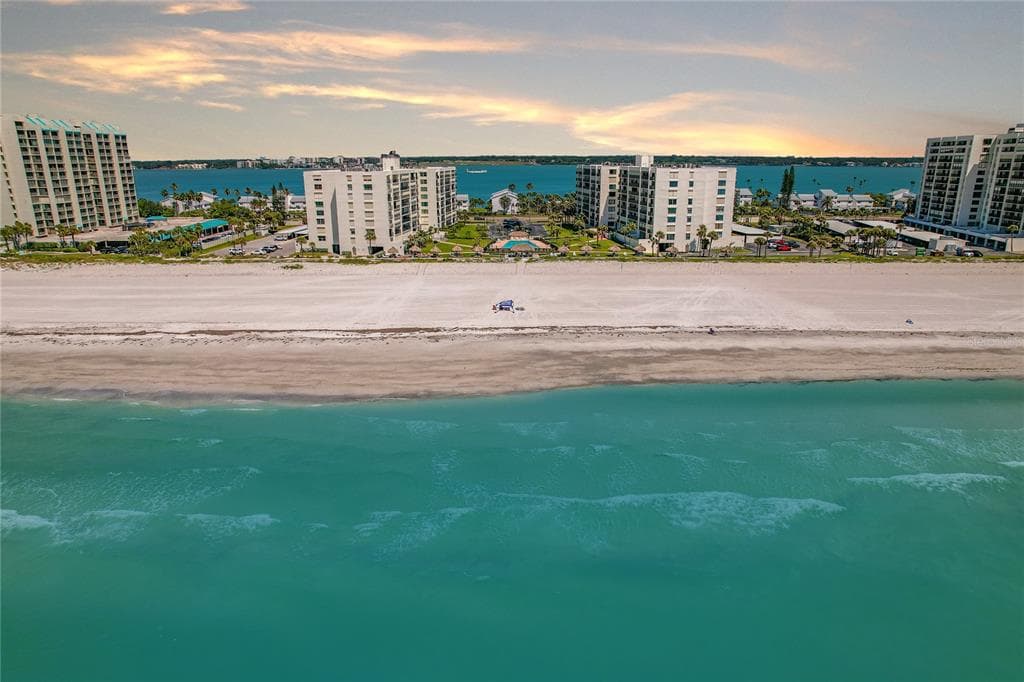 1430 GULF BOULEVARD UNIT 407 CLEARWATER BEACH, FL 33767