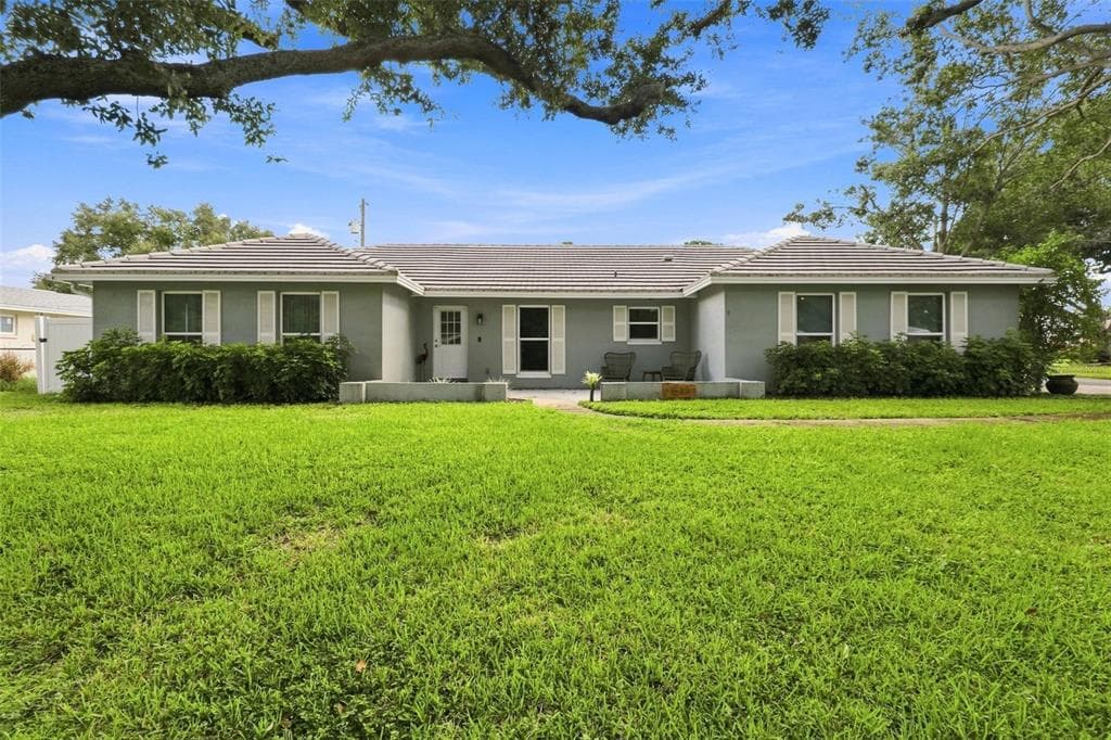 1511 S HILLCREST AVENUE CLEARWATER, FL 33756