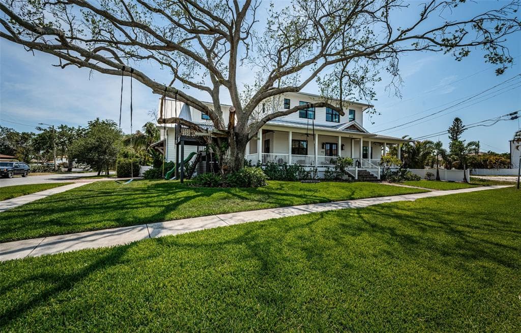 600 ALDA WAY NE ST PETERSBURG, FL 33704