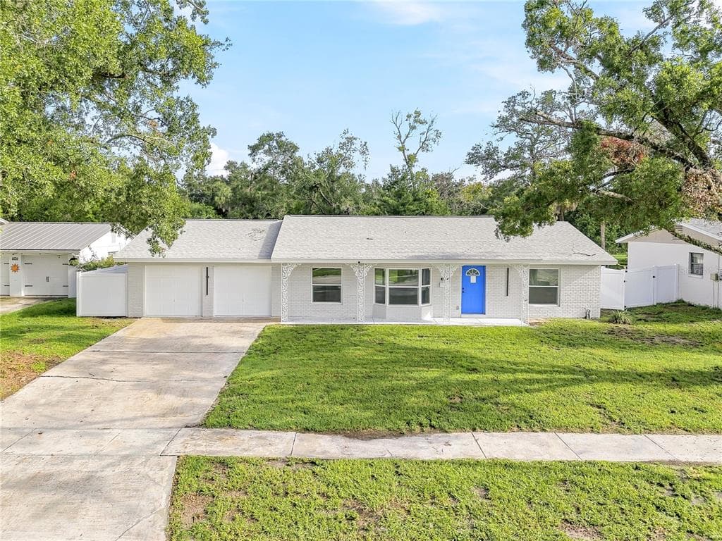 8011 FOUNTAIN AVENUE TAMPA, FL 33615