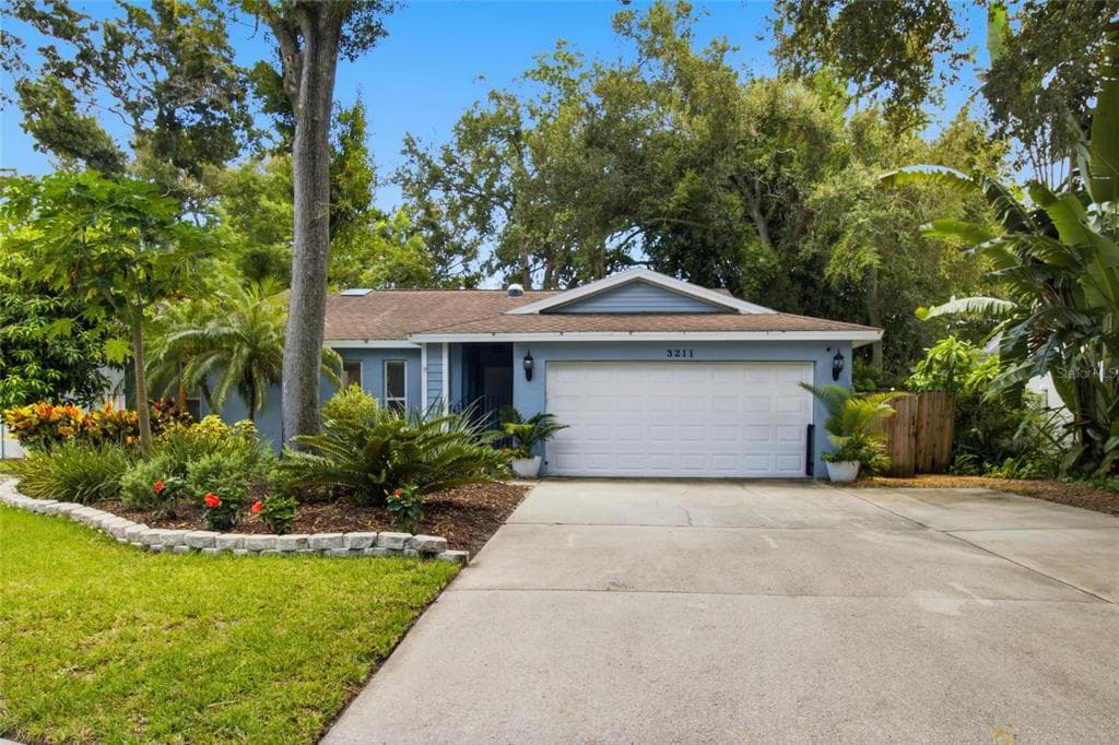 3211 COVENTRY N SAFETY HARBOR, FL 34695