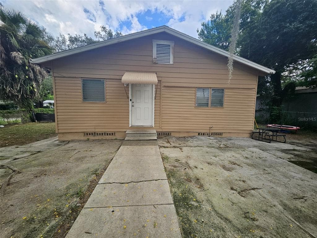 1410 E ANNIE STREET TAMPA, FL 33612