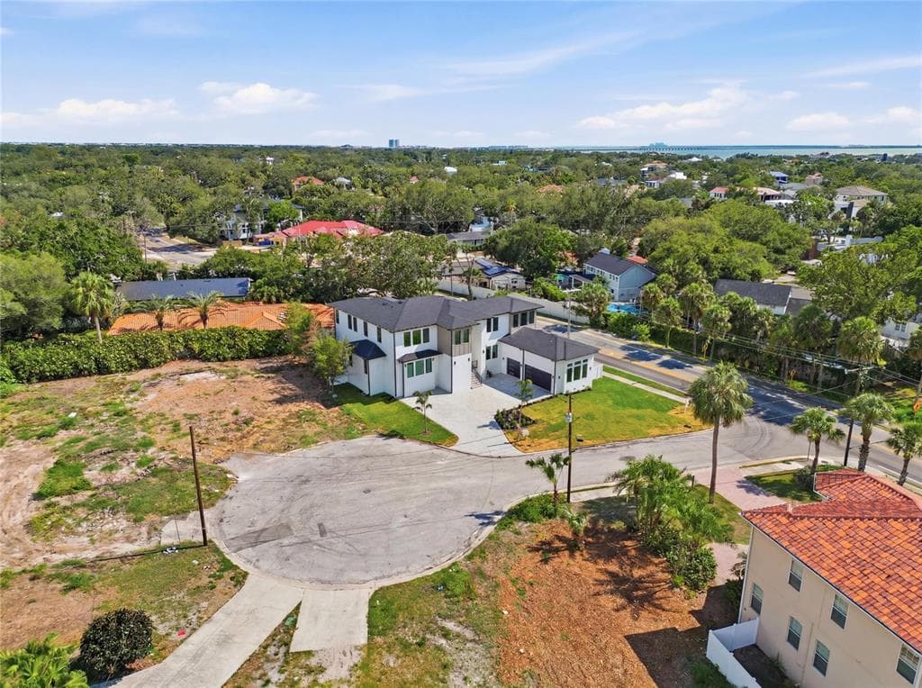 4702 W SAN CARLOS STREET TAMPA, FL 33629