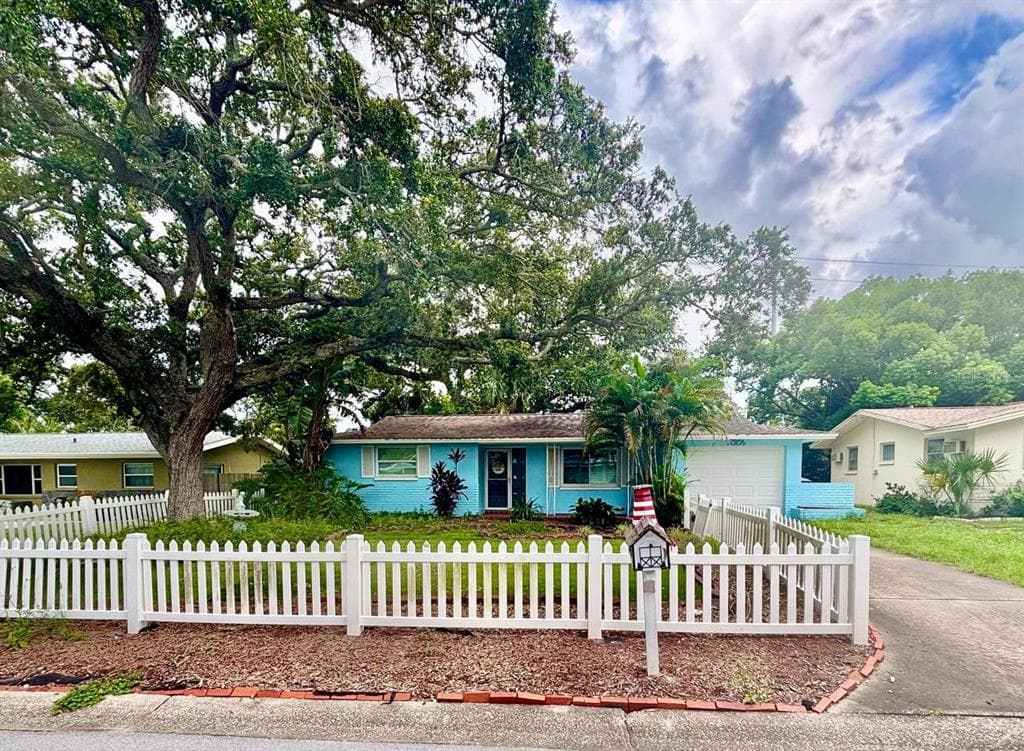 649 JACARANDA STREET DUNEDIN, FL 34698